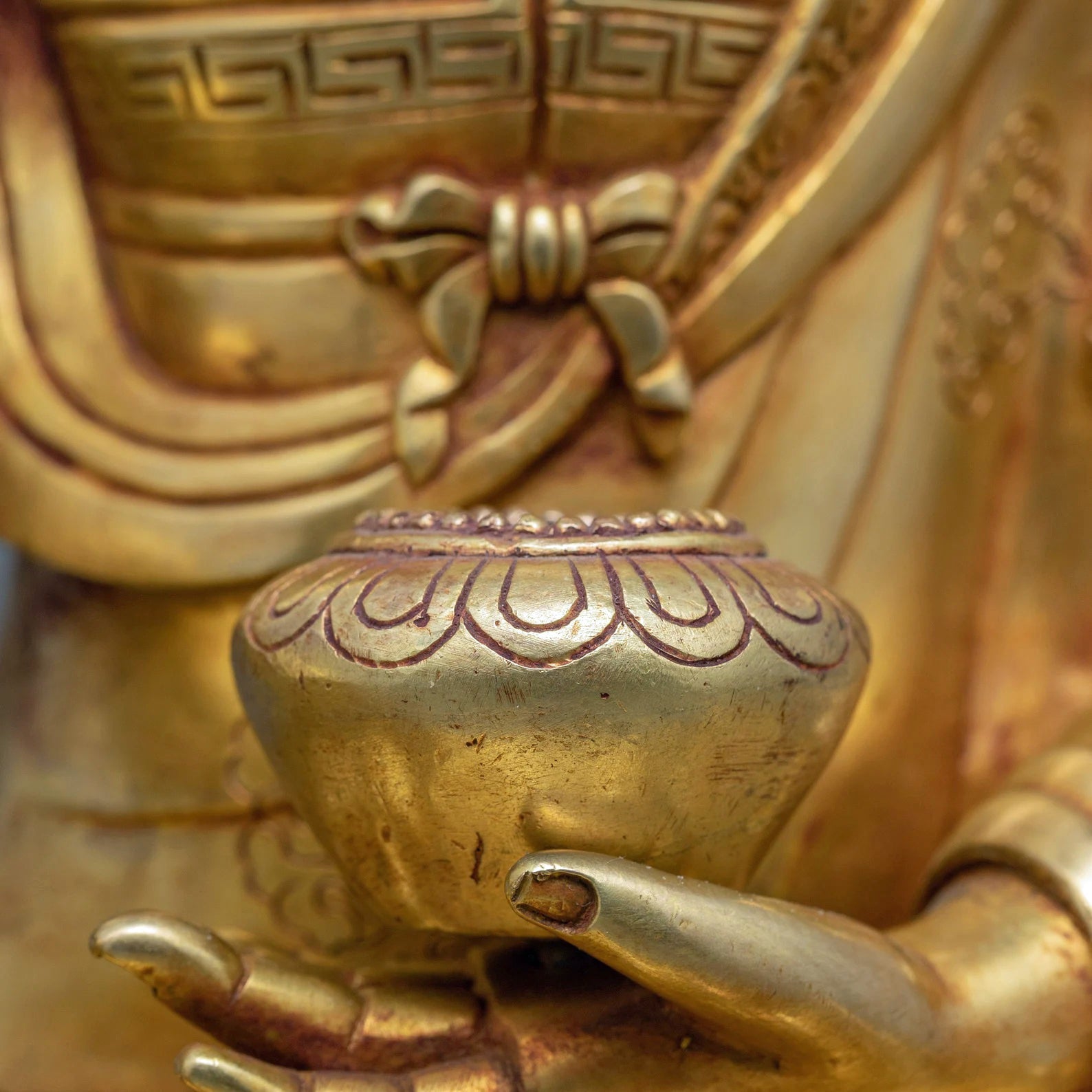 Statuen, Stupas und Skulpturen