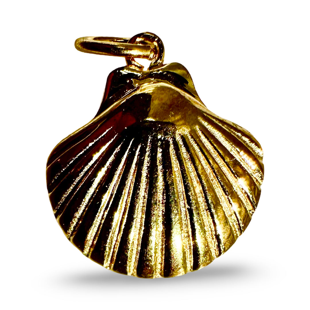 Shell pendant in gold-plated silver