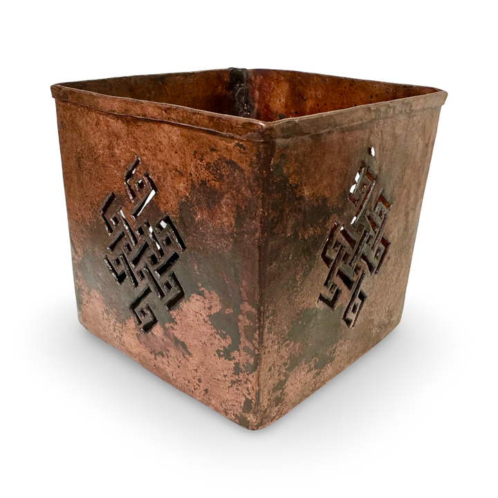 "Endless knot" copper candle cup