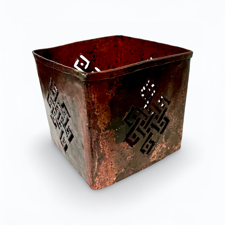 "Endless knot" copper candle cup