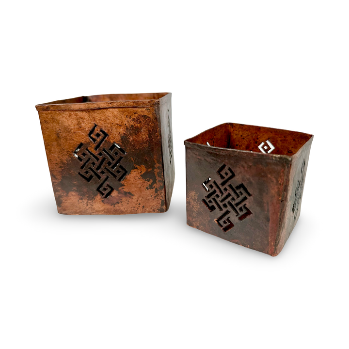 "Endless knot" copper candle cup