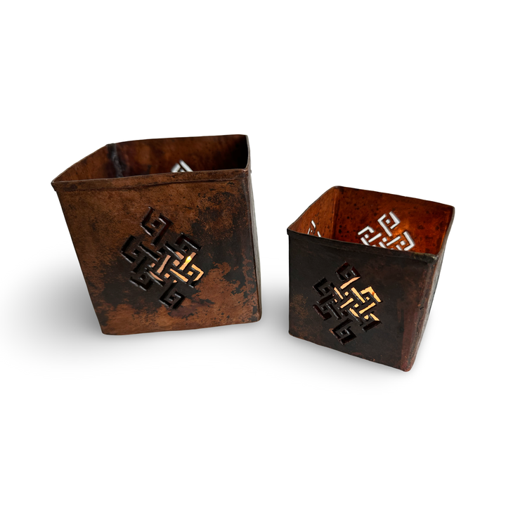 "Endless knot" copper candle cup