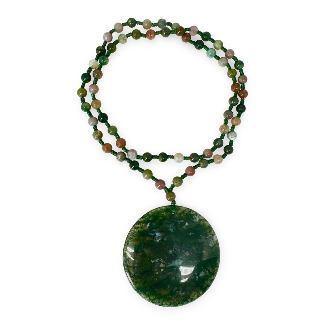 Geknüpfte Halskette aus Chalcedon mit grossem Anhänger
