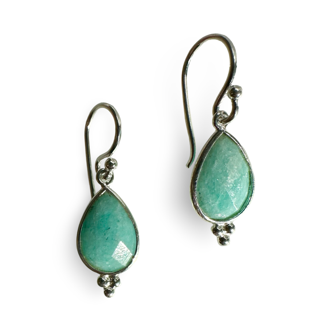 Silver ear pendant with drop-shaped amazonite