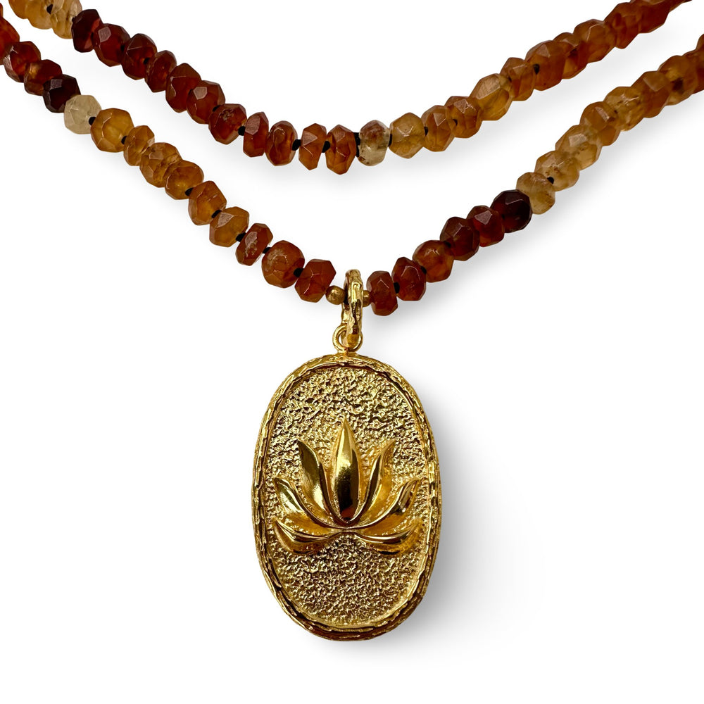 Aragonit - Kette mit vergoldetem Lotus - Anhänger - Atelier Tibet