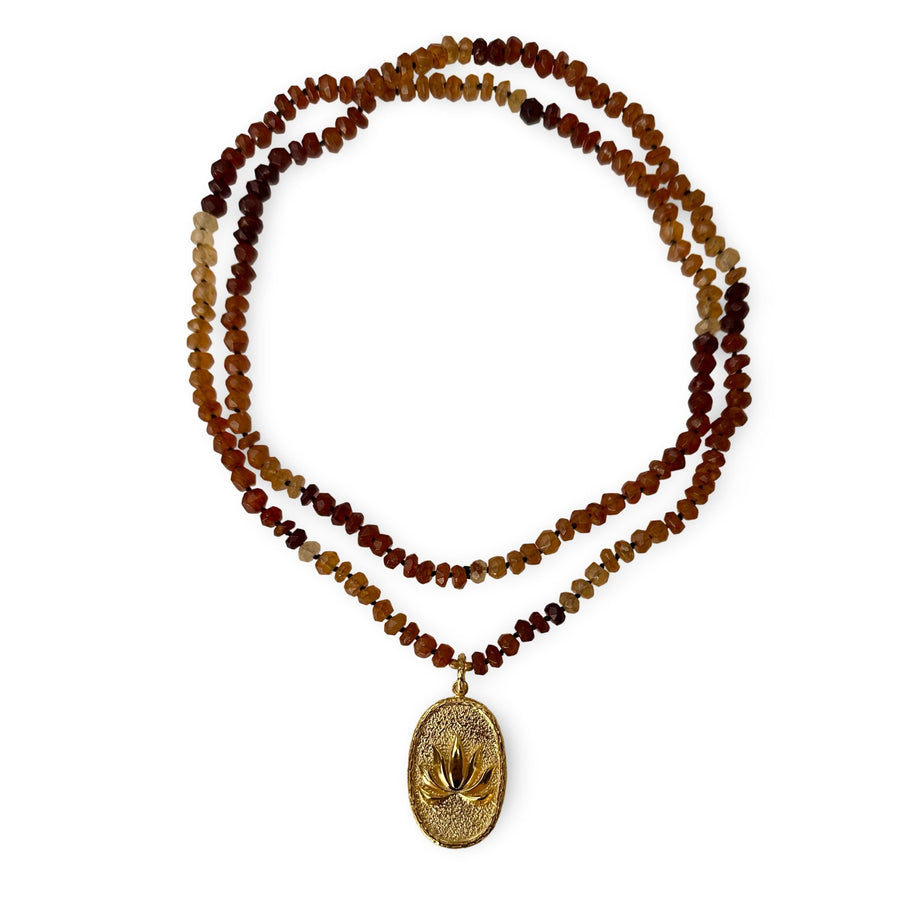 Aragonit - Kette mit vergoldetem Lotus - Anhänger - Atelier Tibet