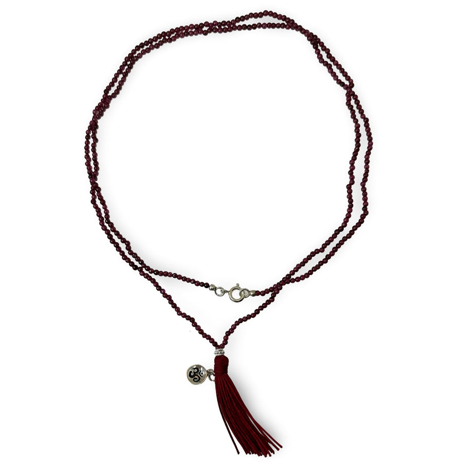 Granat - Kette mit Silber - «OM» - Atelier Tibet