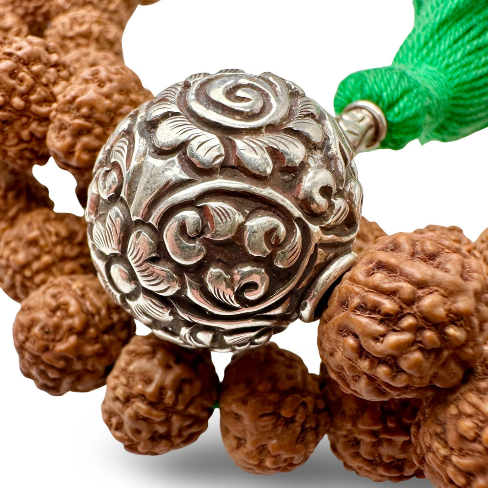 Grosse Rudraksha Mala mit Silberperle - Atelier Tibet