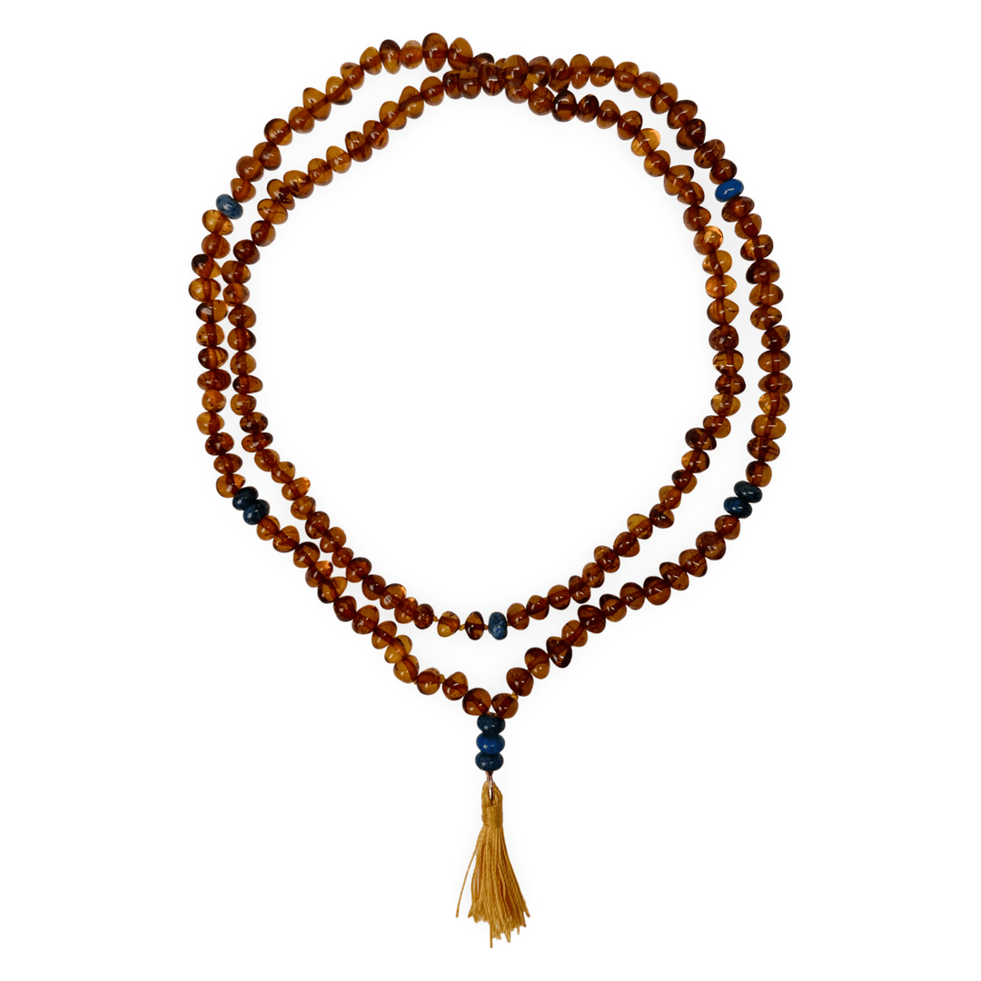 Halskette aus honigfarbigen Bernsteinen und blauem Dumortierit - Atelier Tibet