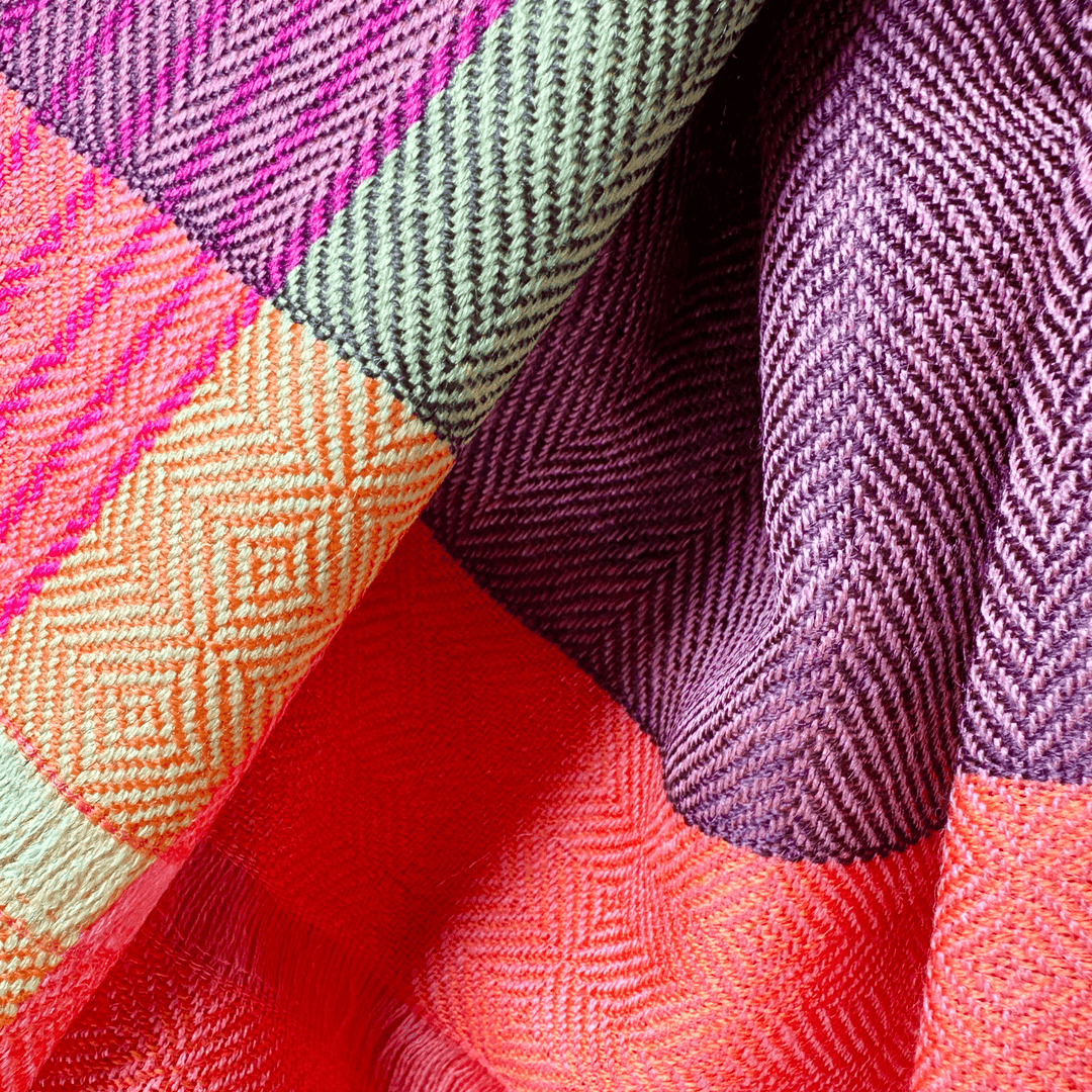 Himalaya Schal • 80% Wolle, 20% Pashmina • Orange, Pink, Violett, Grün, Gelb, Koralle - Atelier Tibet