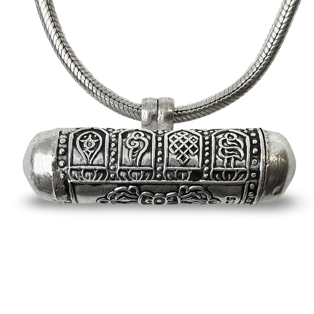 Kleiner Glückssymbol Ghau Anhänger aus Silber - Atelier Tibet