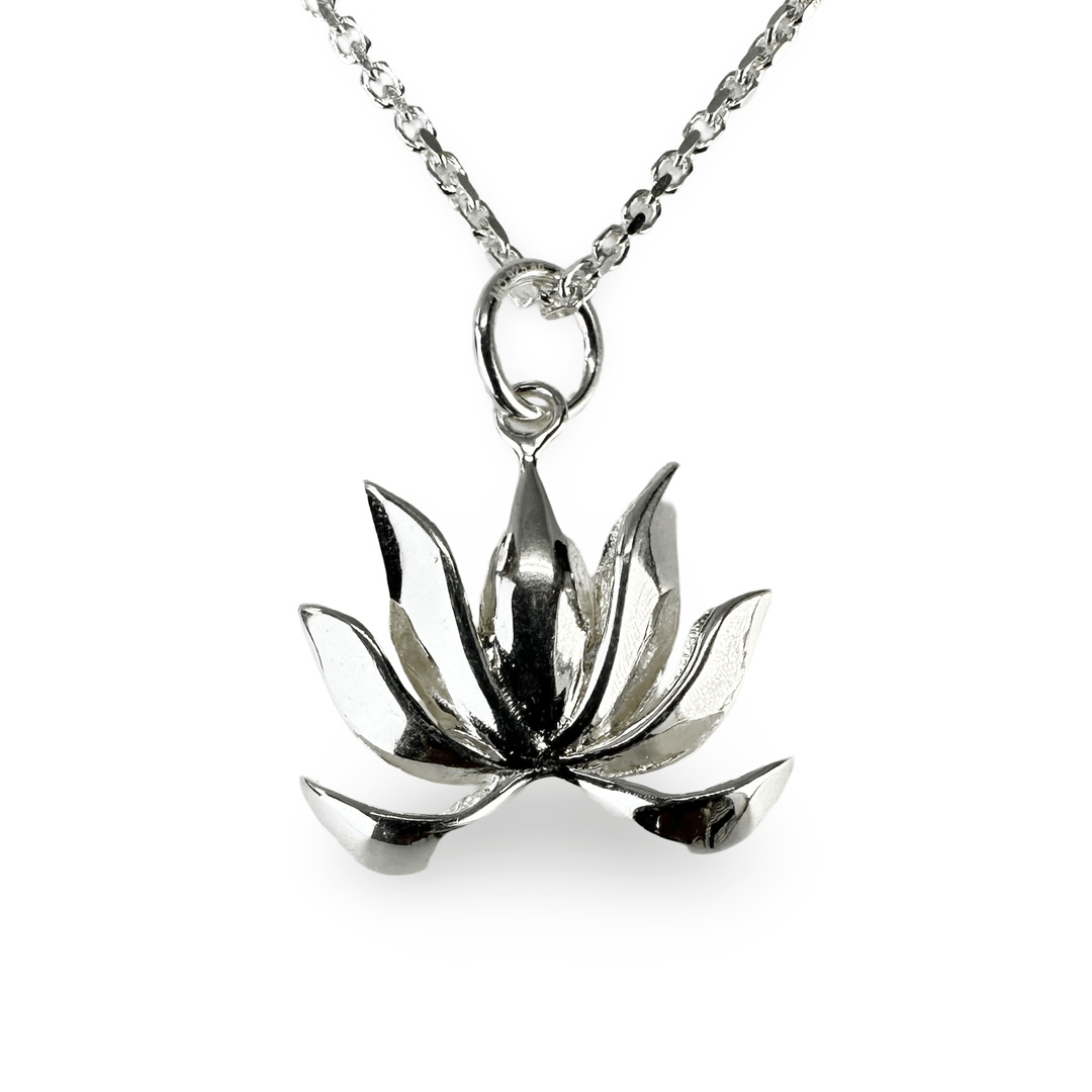 Lotusblüten - Anhänger aus Silber - Atelier Tibet