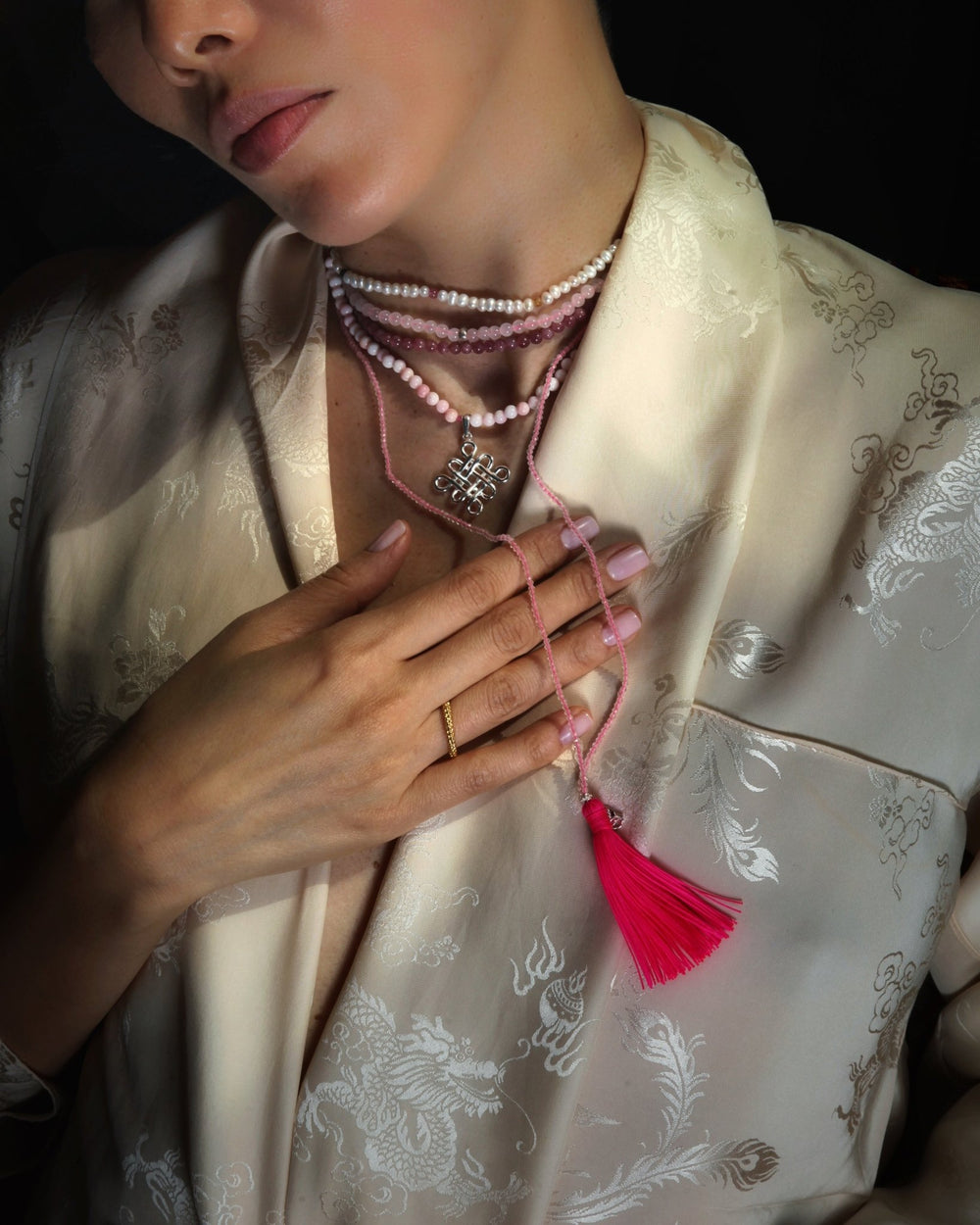 Rosarote Kette mit unendlichem Knoten aus Silber - Atelier Tibet