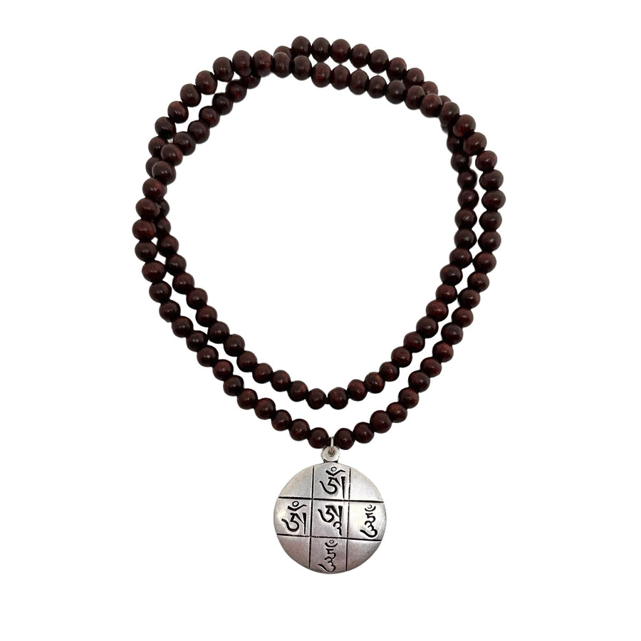 Rosenholz Mala Gebetskette mit Mantra-Anhänger - Atelier Tibet
