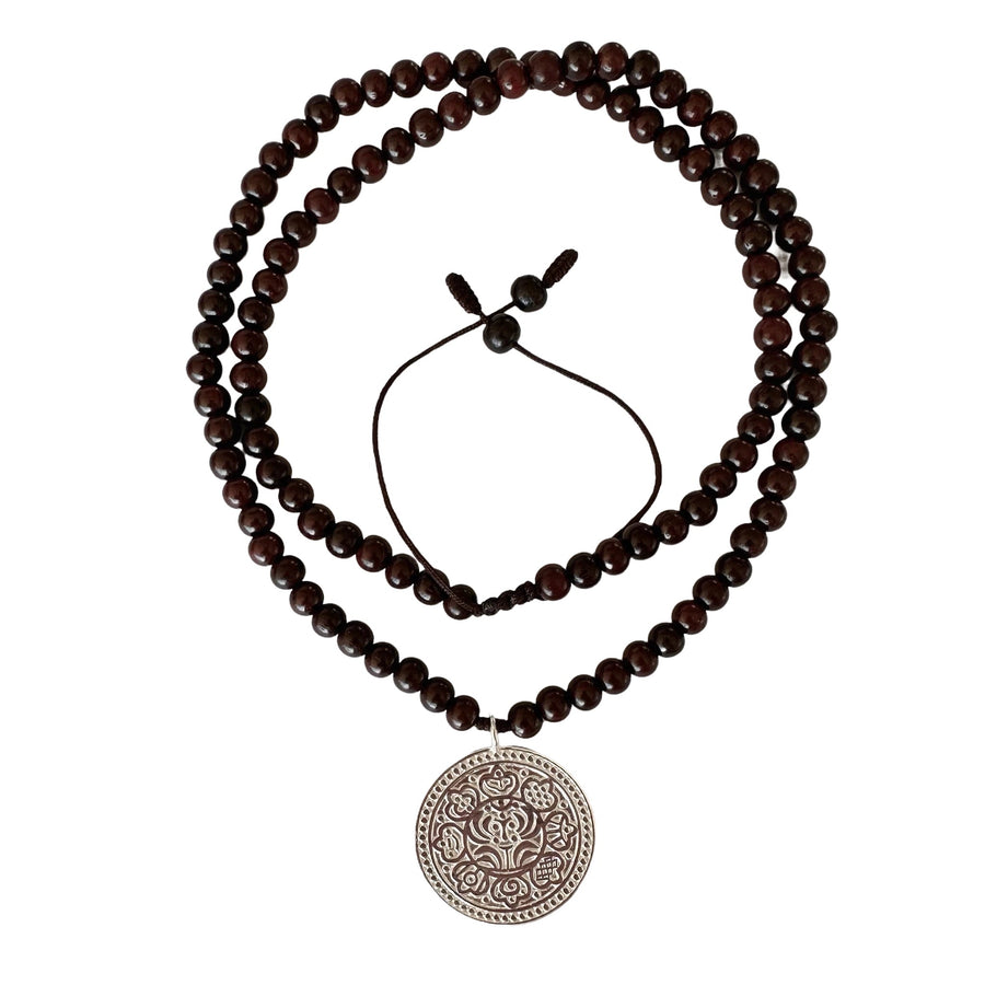 Rosenholz-Mala mit Silber-Anhänger - Atelier Tibet