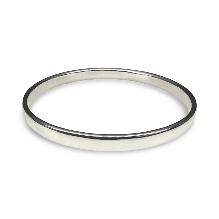 Solider, sanft gewölbter Armreif aus Silber - Atelier Tibet