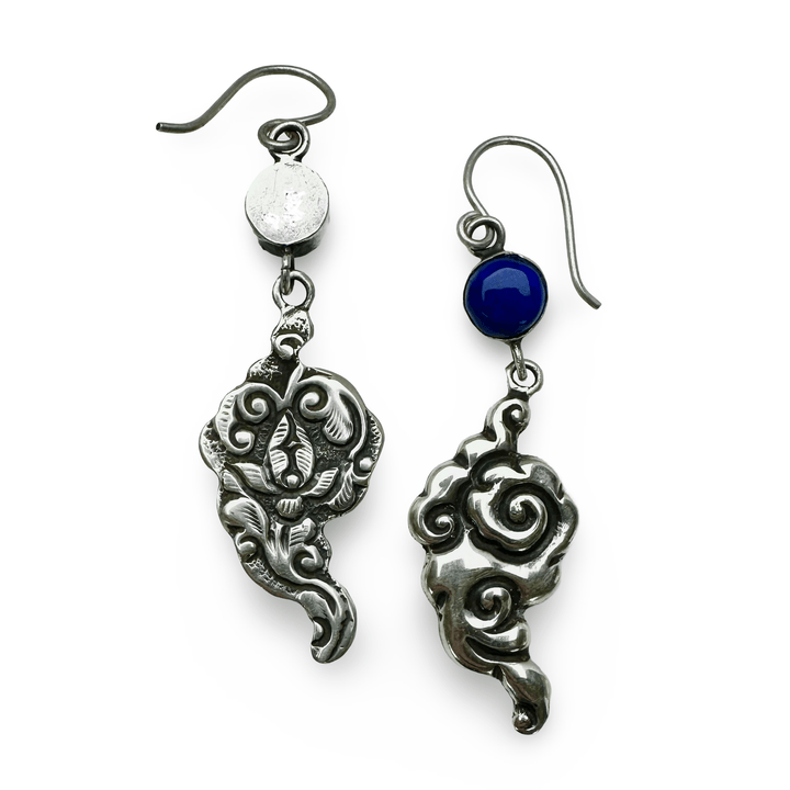 Tibetische Wolken Ohranhänger aus Silber mit Lapis Lazuli - Atelier Tibet