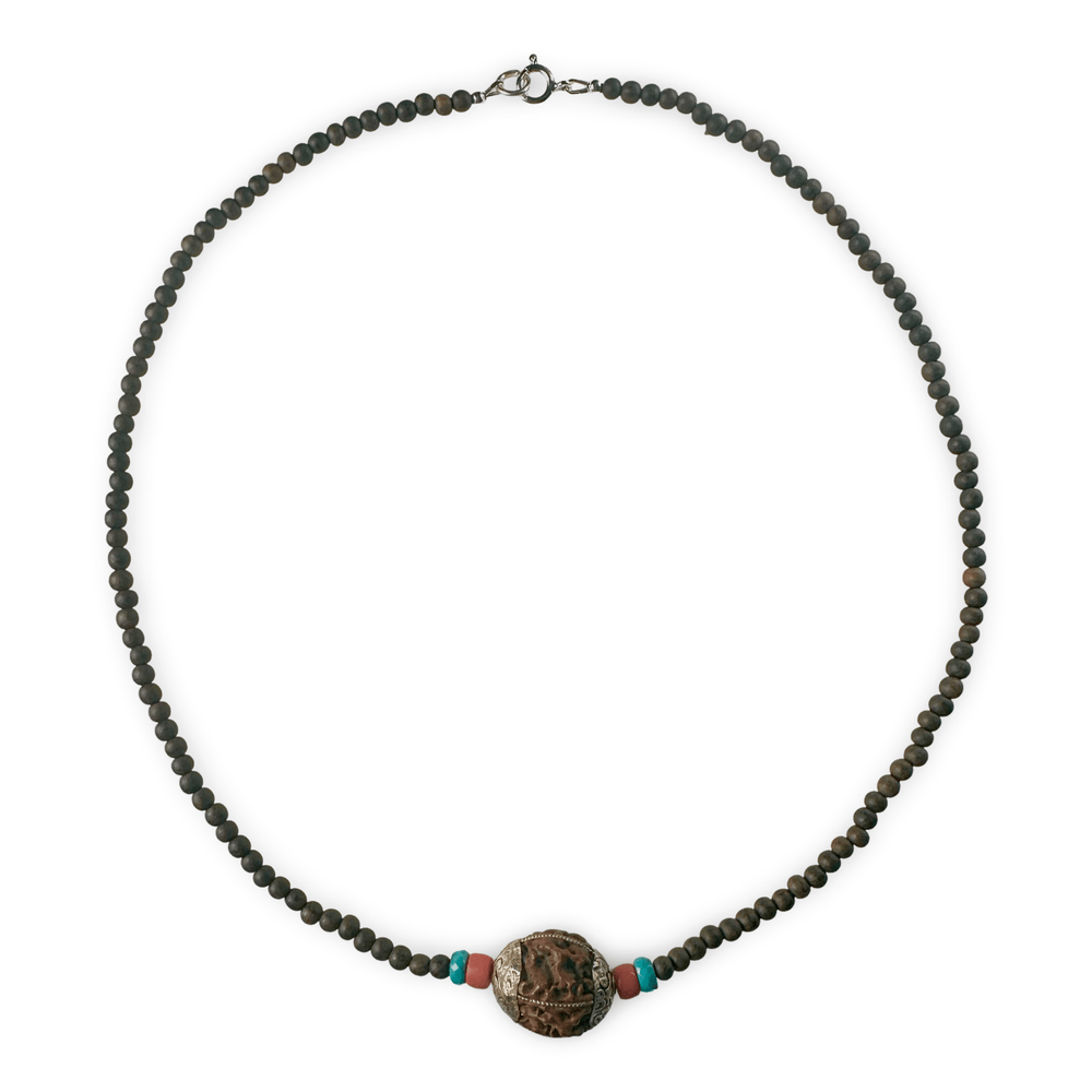 Traditionelle Kette mit Ebenholz, Rudraksha, Türkis und Koralle - Atelier Tibet