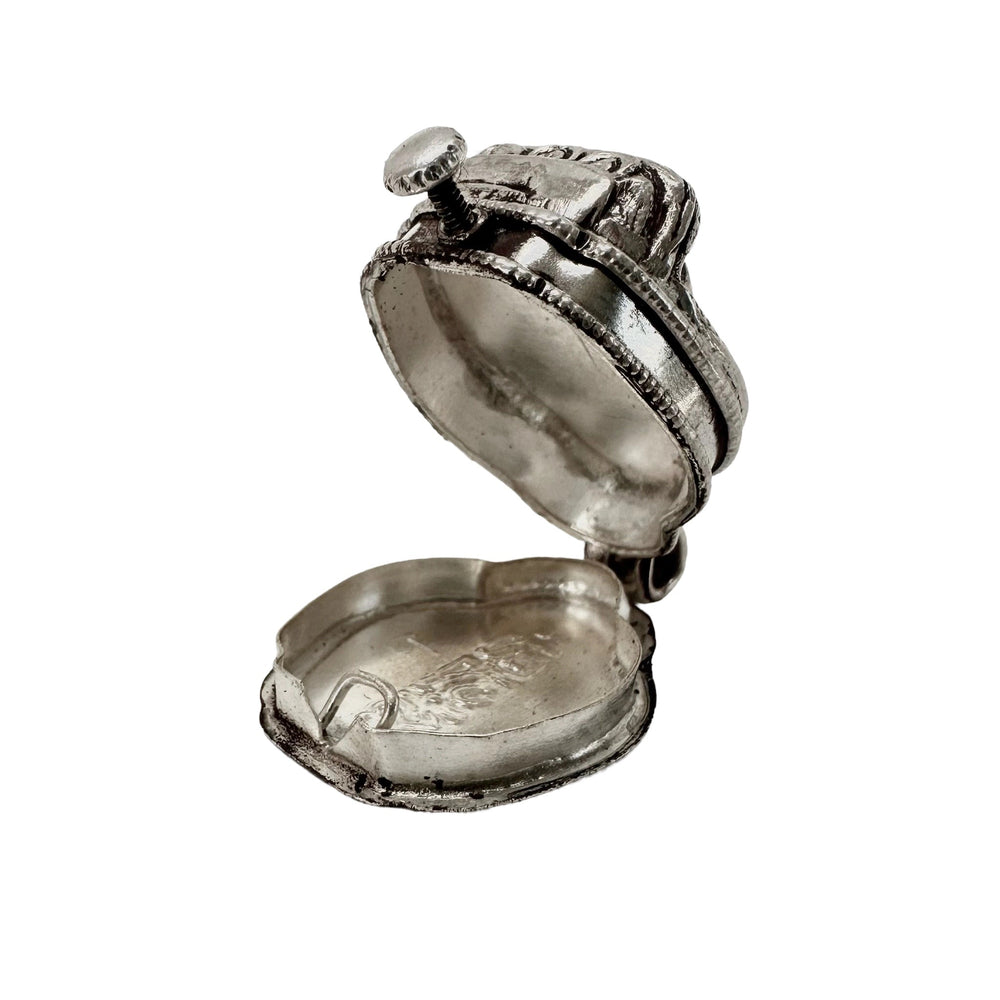 Amoghasiddhi Buddha Ghau Anhänger aus Silber - Atelier Tibet