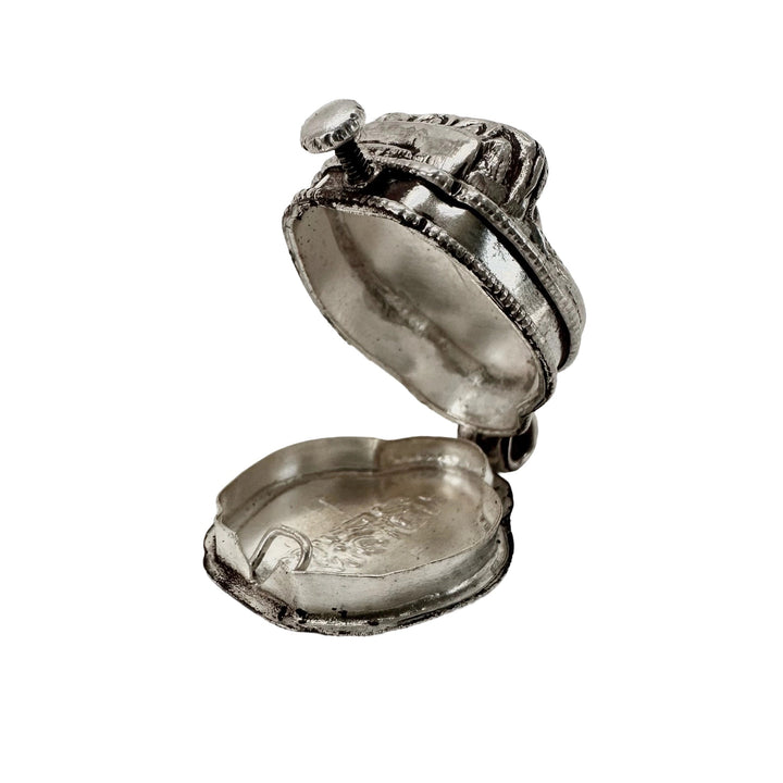 Amoghasiddhi Buddha Ghau Anhänger aus Silber - Atelier Tibet