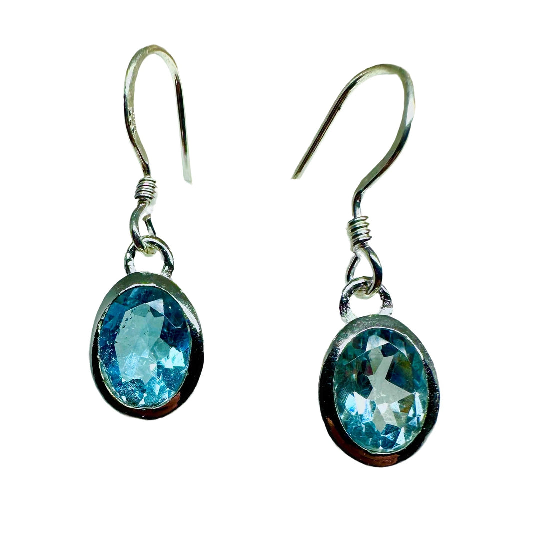 Blauer Topas Ohranhänger aus Silber - Atelier Tibet