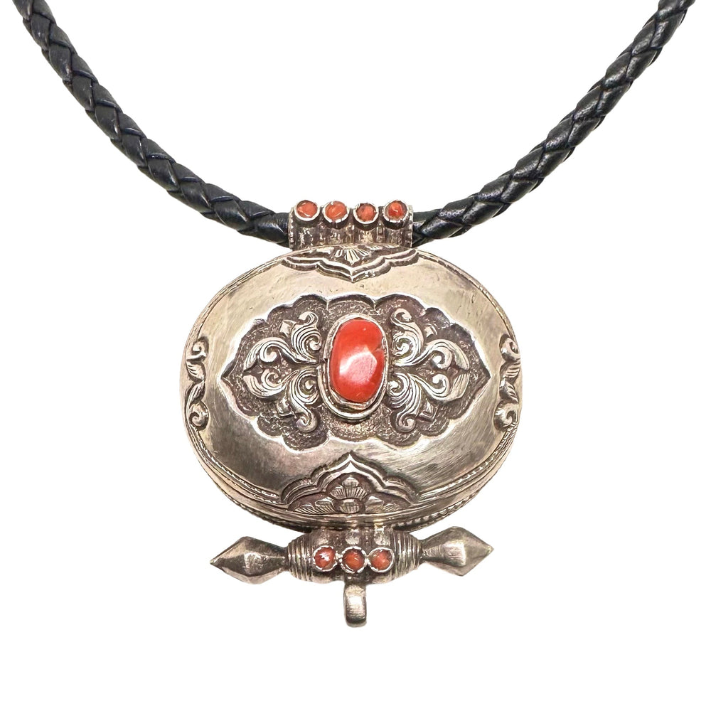 «Ghau» an geflochtenem Lederriemen - Atelier Tibet