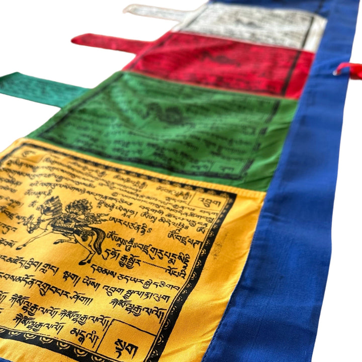 Kleinere vertikale Gebetsfahne für Fahnenmast - Atelier Tibet