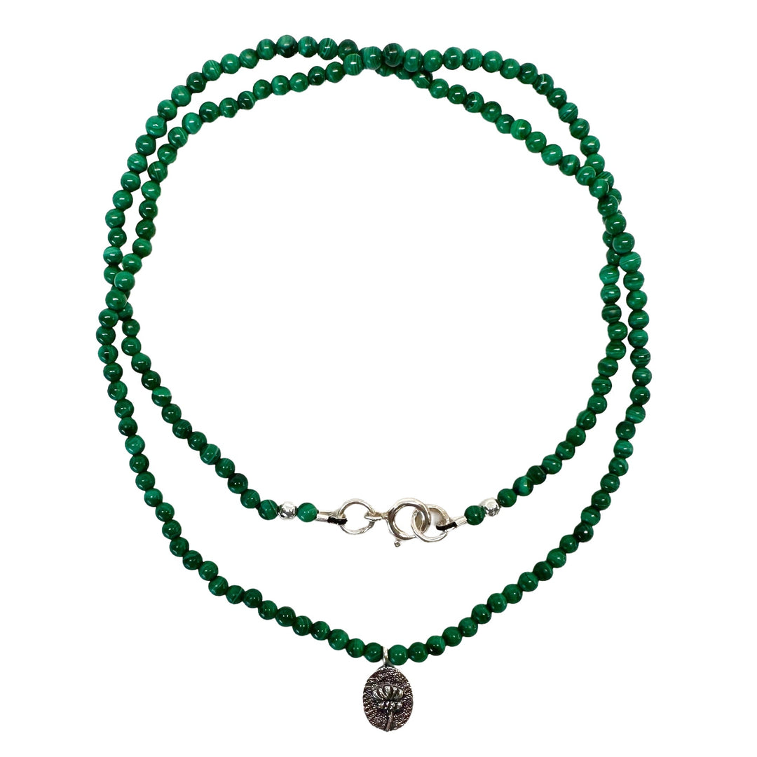 Malachit-Kette mit Silber-Lotus-Anhänger - Atelier Tibet