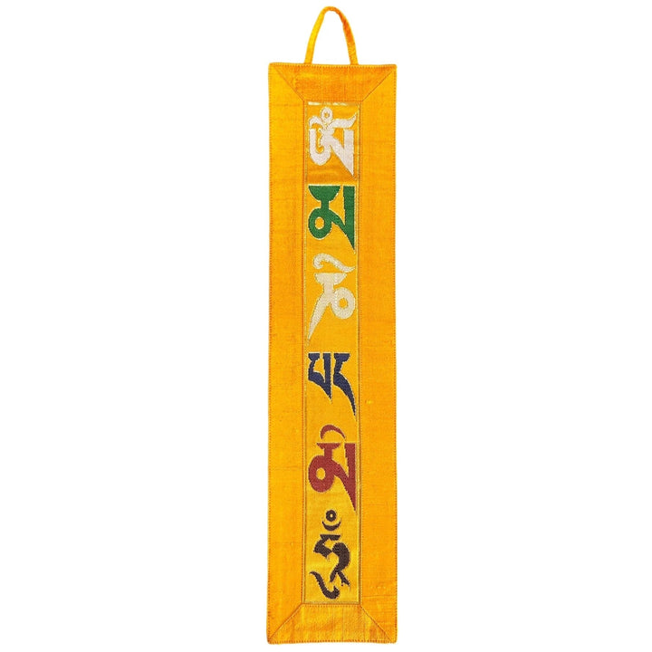 «Om Mani Padme Hum»-Wandbehang aus Seidenbrokat - Atelier Tibet