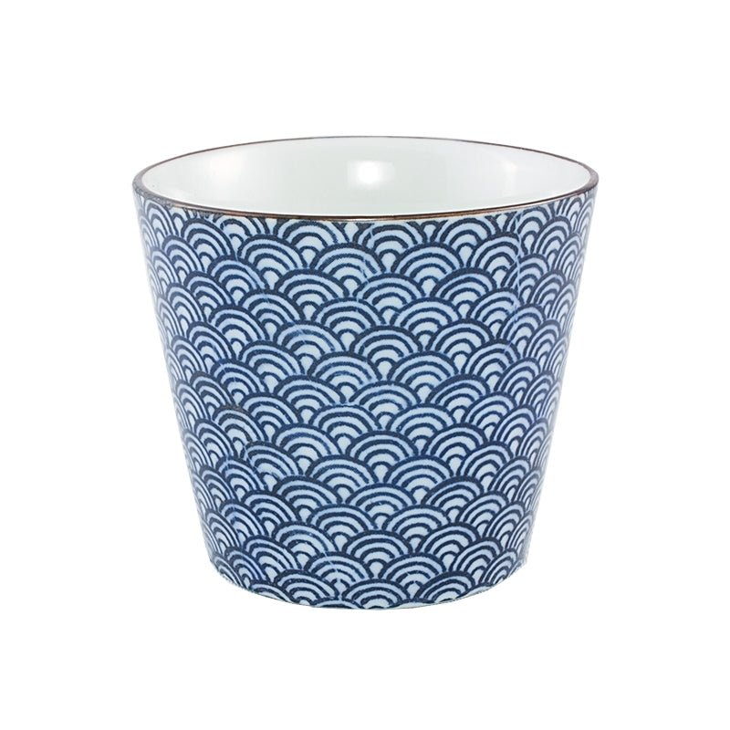 Mug with wave pattern