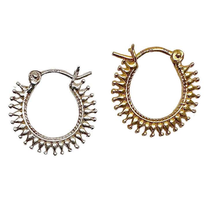 Zierliche Kreolen mit Kronen-Muster Ø 20 mm, Silber oder vergoldet - Atelier Tibet