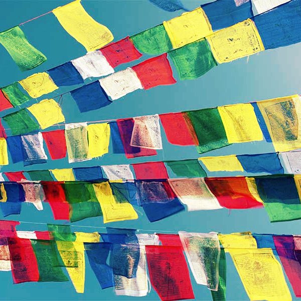 Gebetsfahnen erobern die Welt – aber was bedeuten sie eigentlich? - Atelier Tibet