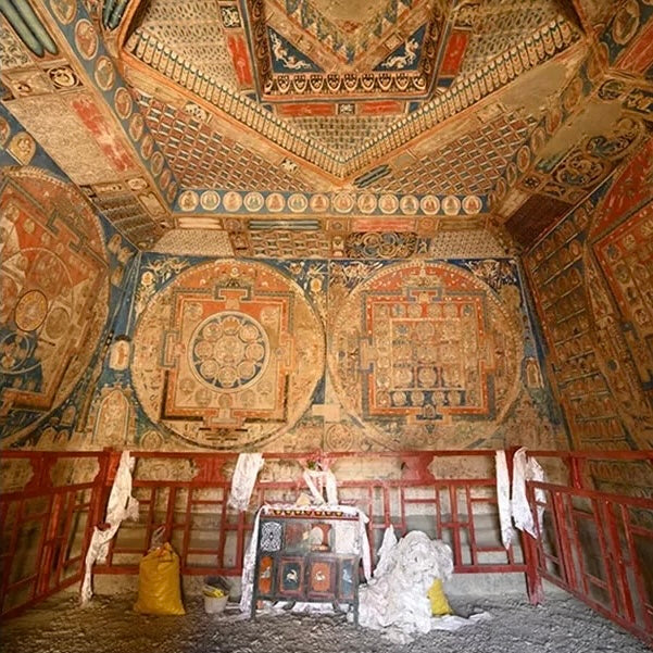 Thangka-Anhänger Gelber Löwe, handgemalt · CHARU × Rimou Thangka