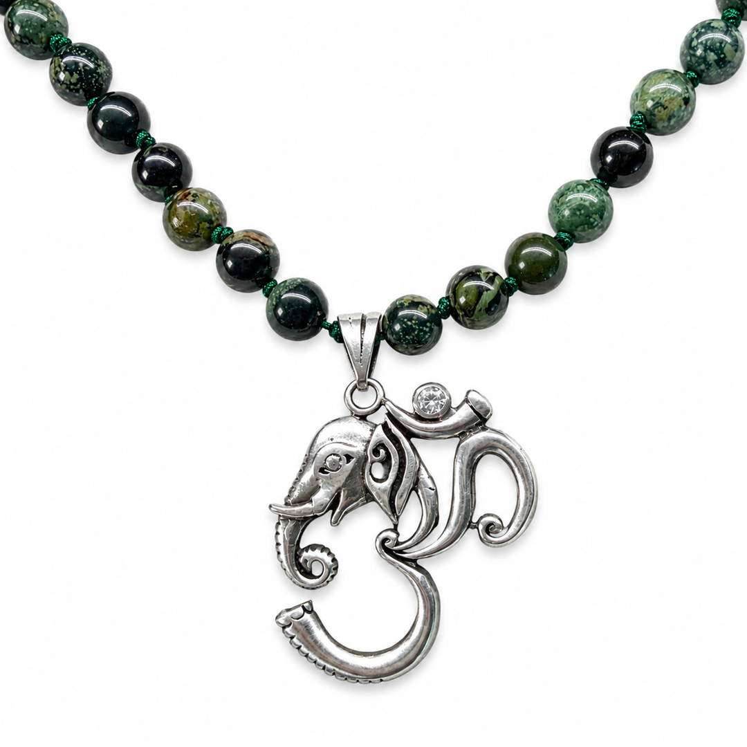 Halskette aus Kambaba-Jaspis mit Om ॐ-Ganesha-Anhänger in Silber