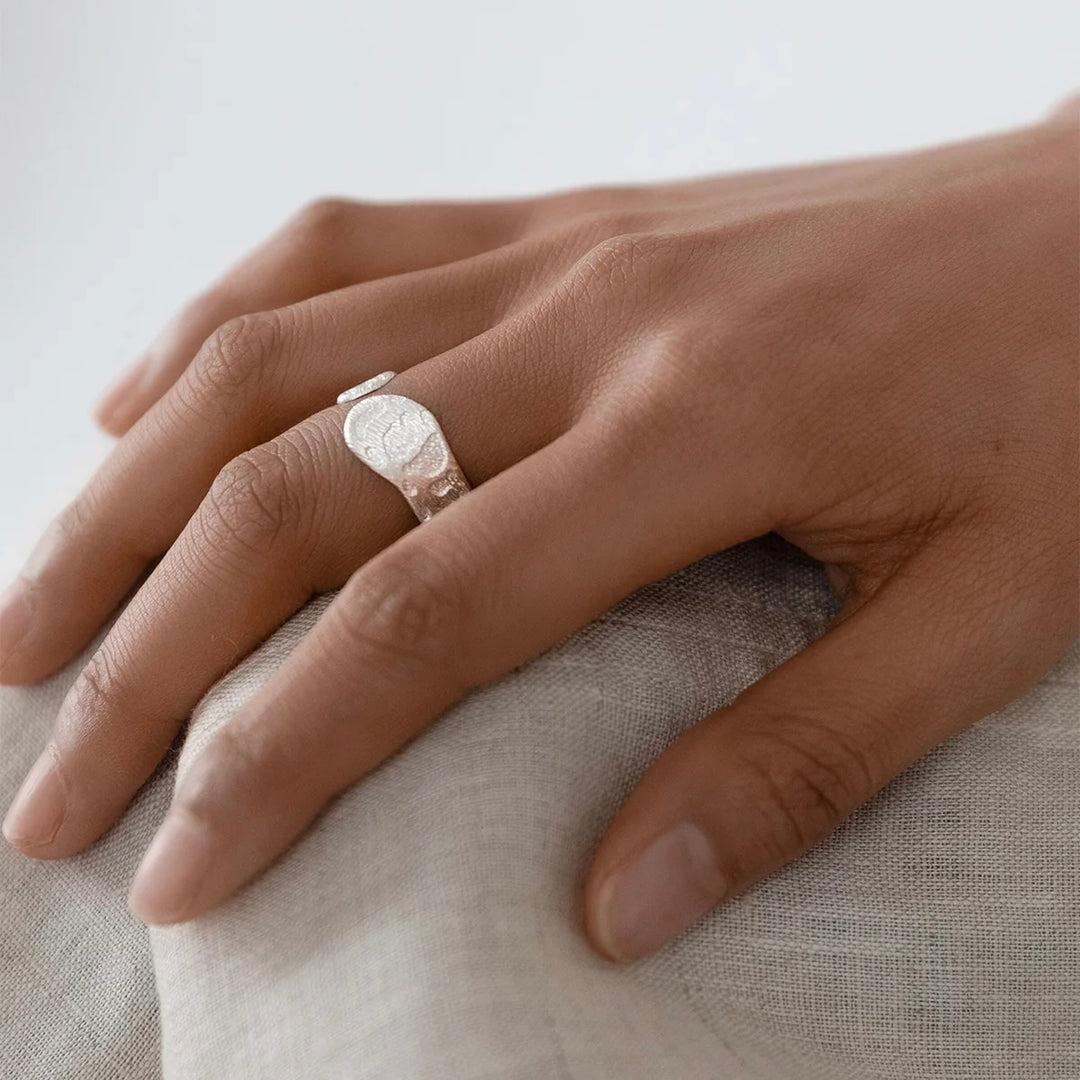 Ring «Schneeleoparden-Schwanz» aus Silber · CHARU × Yitso
