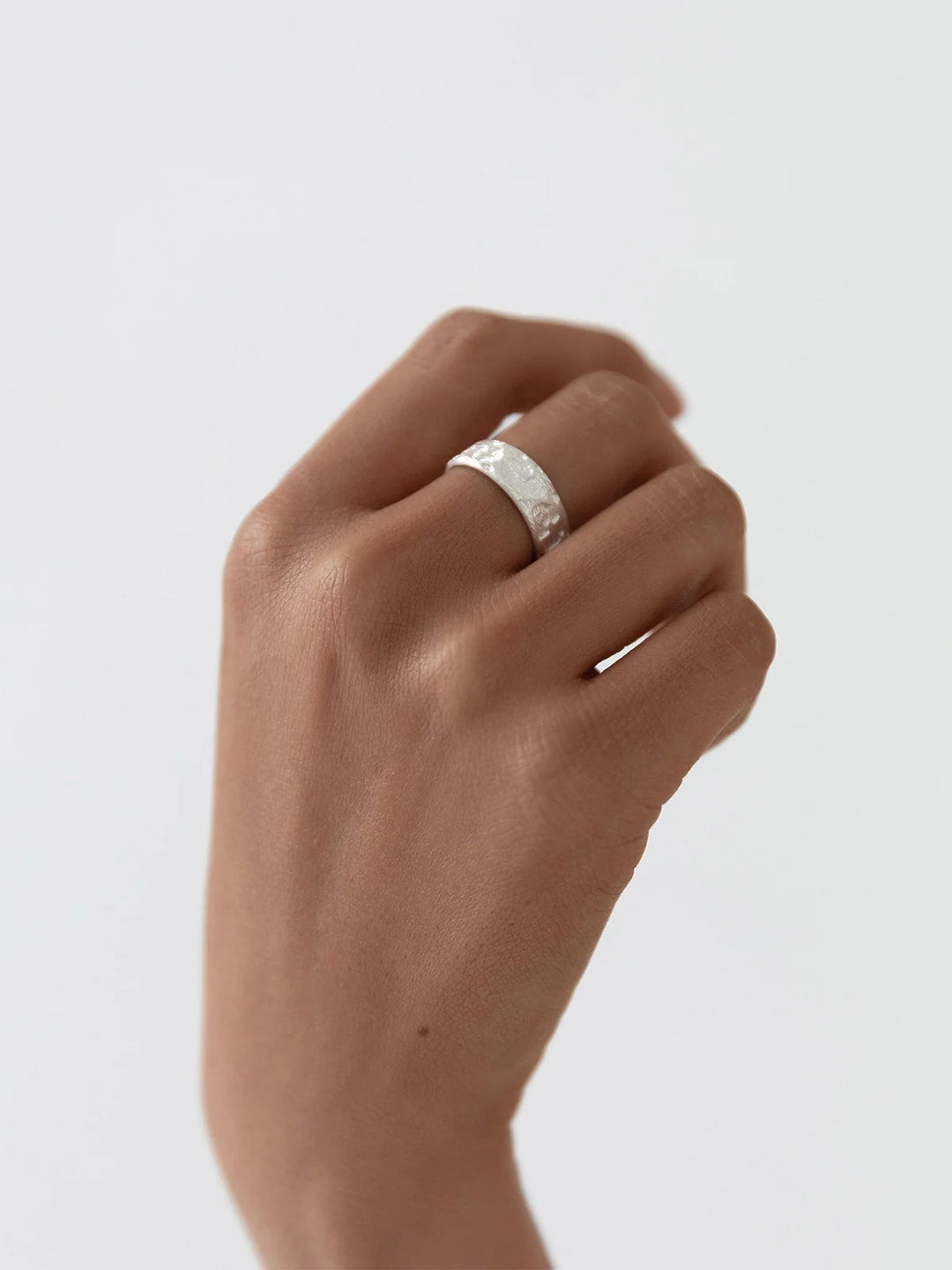 Ring «Schneeleoparden-Schwanz» aus Silber · CHARU × Yitso