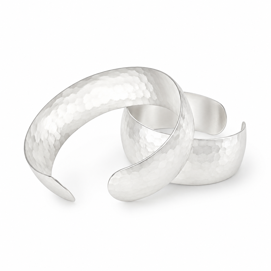 Bracciale curvo in argento, liscio o martellato