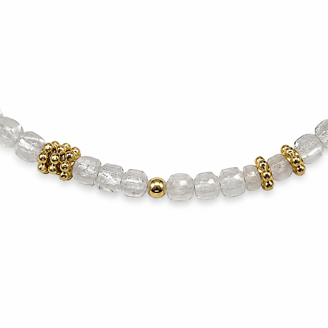 Mala Armband aus facettiertem Regenbogen Mondstein und vergoldeten Silberperlen