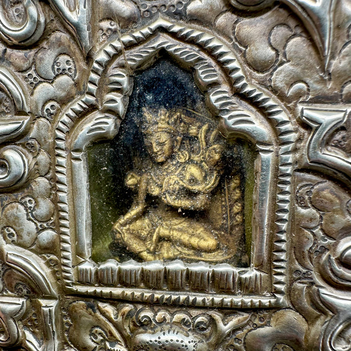 Altare da viaggio tibetano “Ghau” con statua di Tara Verde