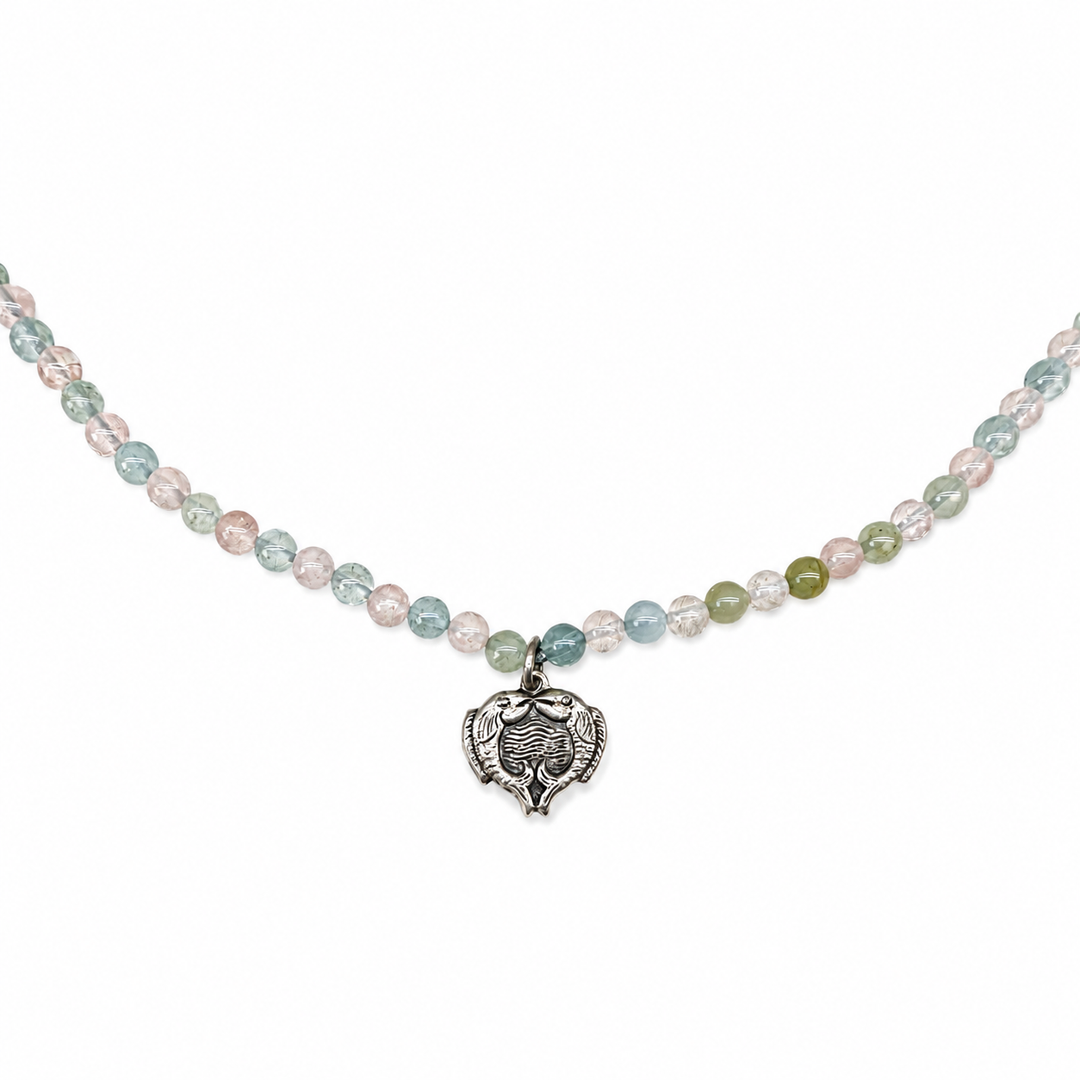 Collier en béryl avec pendentif en argent « Poissons symbole de bonne chance »