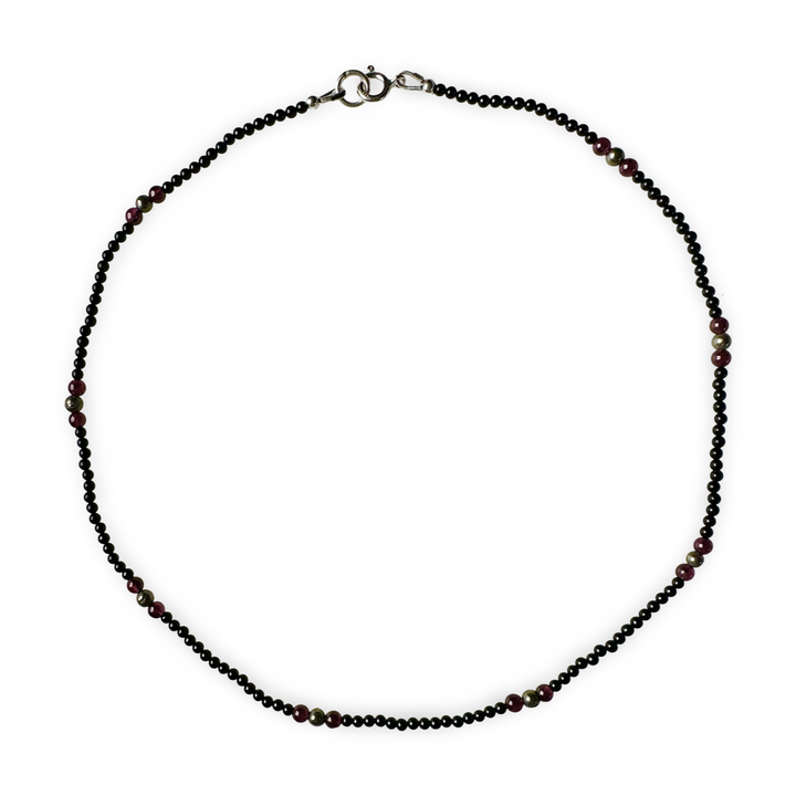 Collier délicat en onyx, grenat et pyrite