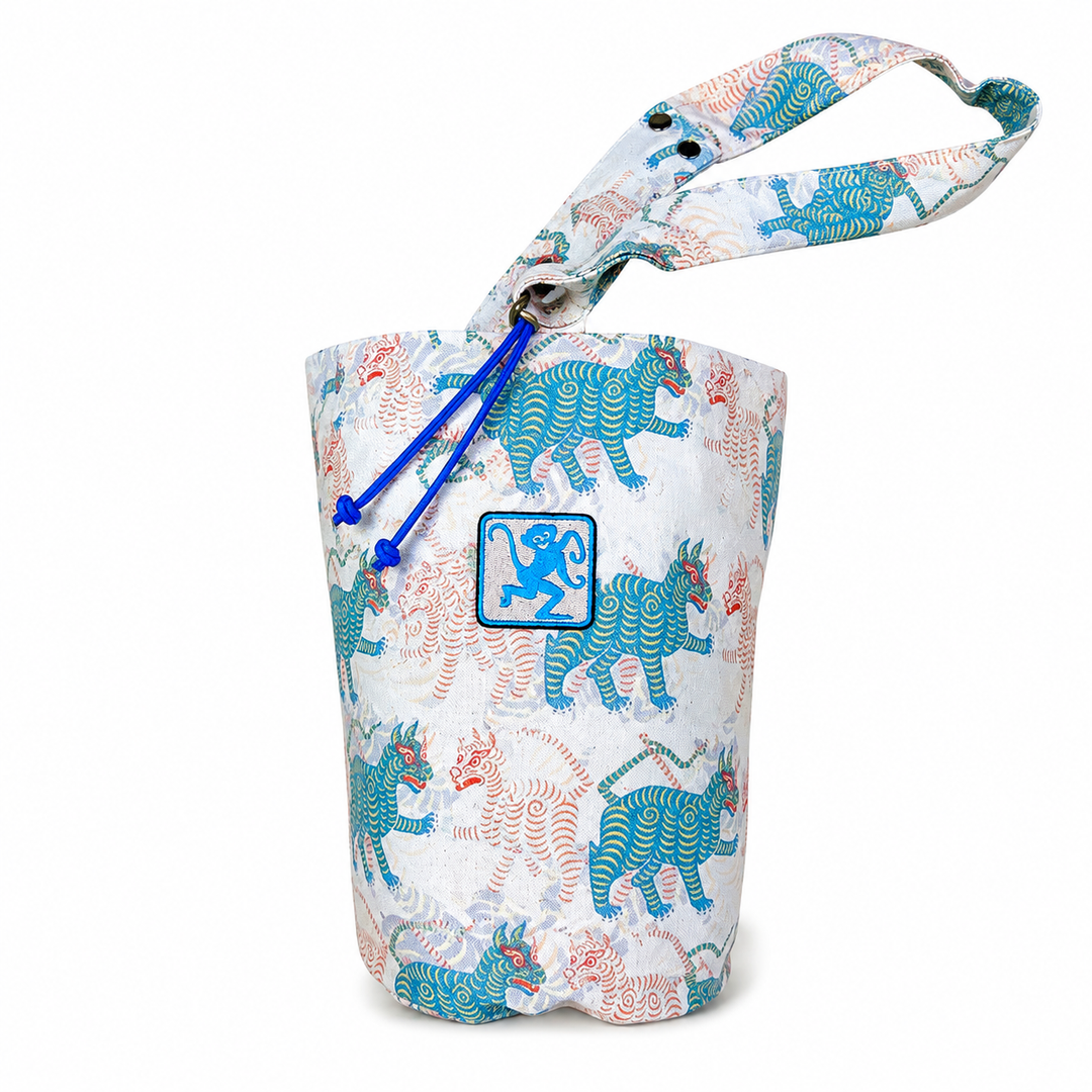 Bucket Bag - Tibetischer Tiger, crème-blau-orange · Studio Losel