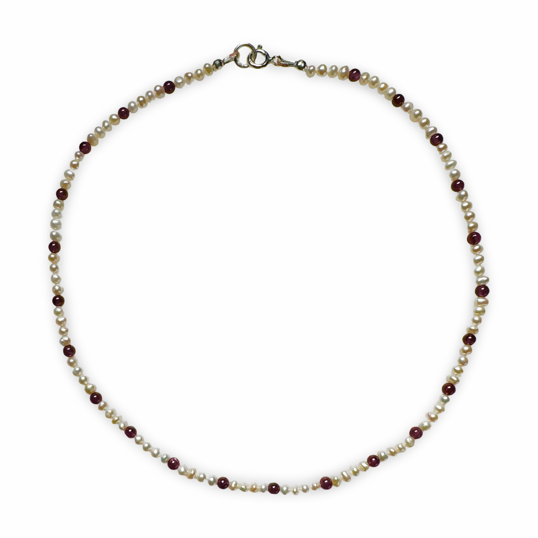 Collier avec perles d'eau douce et de grenat