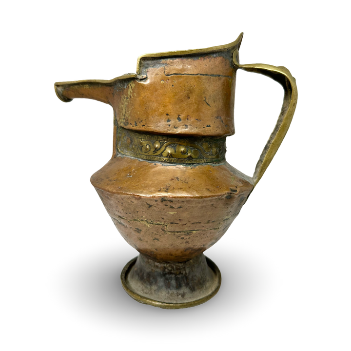 Antica brocca tibetana con cappello da monaco ("Brocca con cappello da monaco")