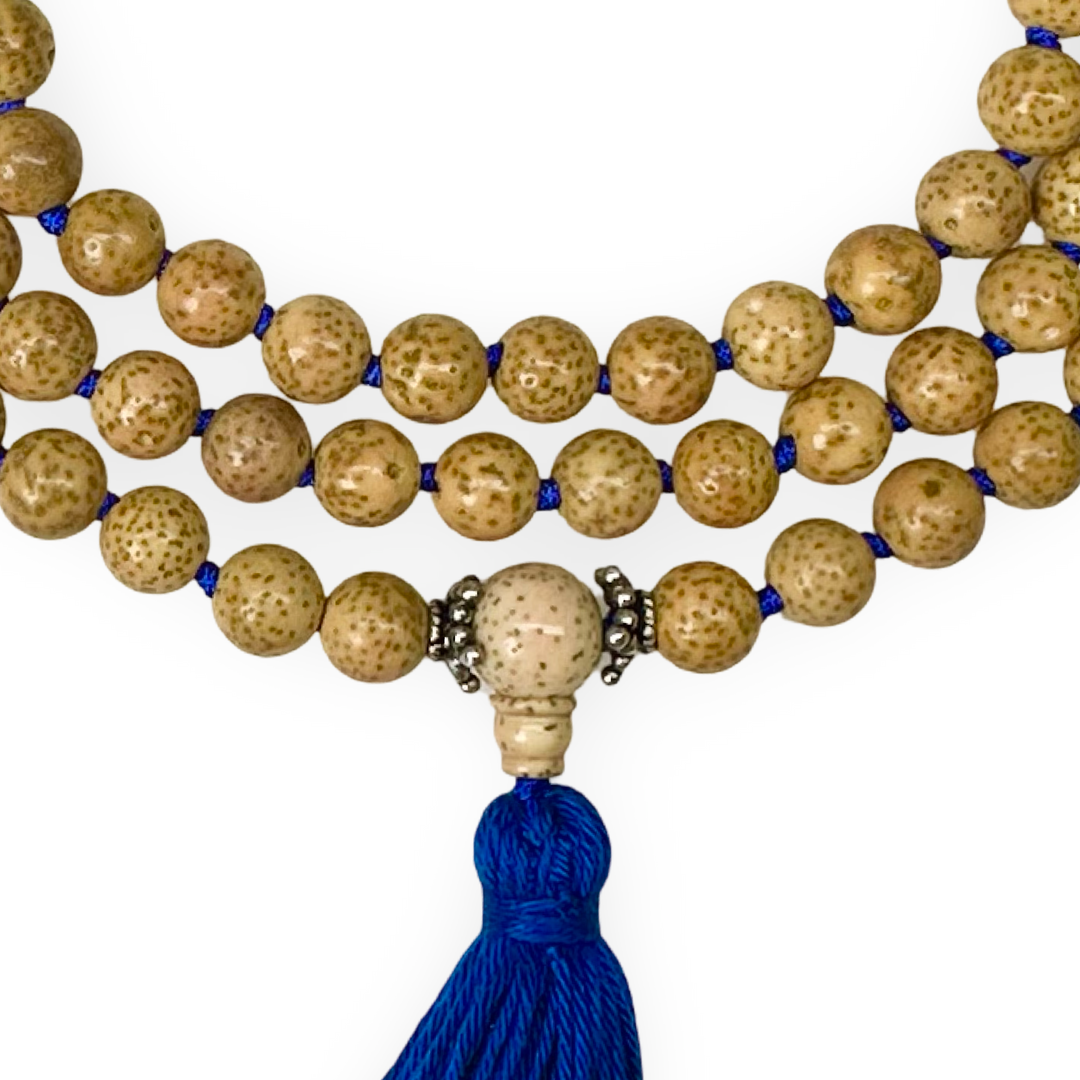 Handgeknüpfte Lotus-Samen-Mala mit blauer Quaste