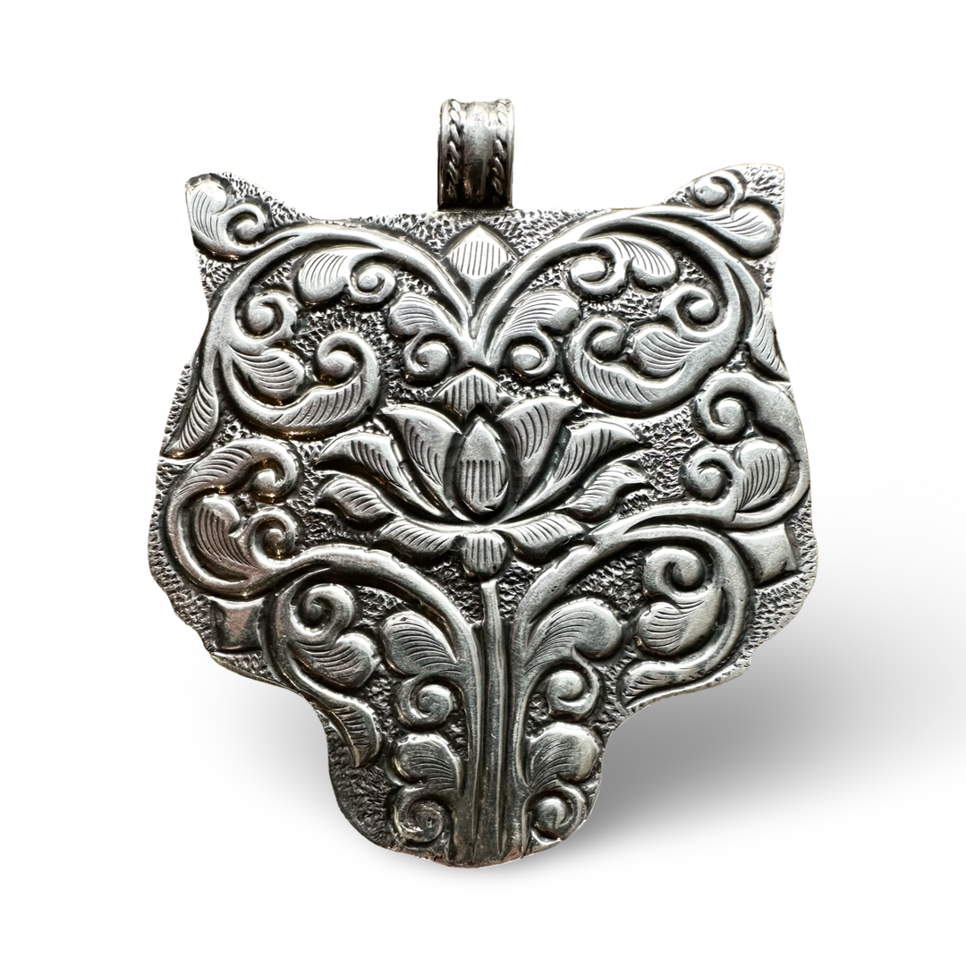 Pendentif en argent tibétain « Tête de tigre » – fait main au Népal