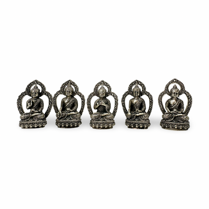 Set di cinque piccole statue di Buddha in bronzo argentato (4,5 cm) 