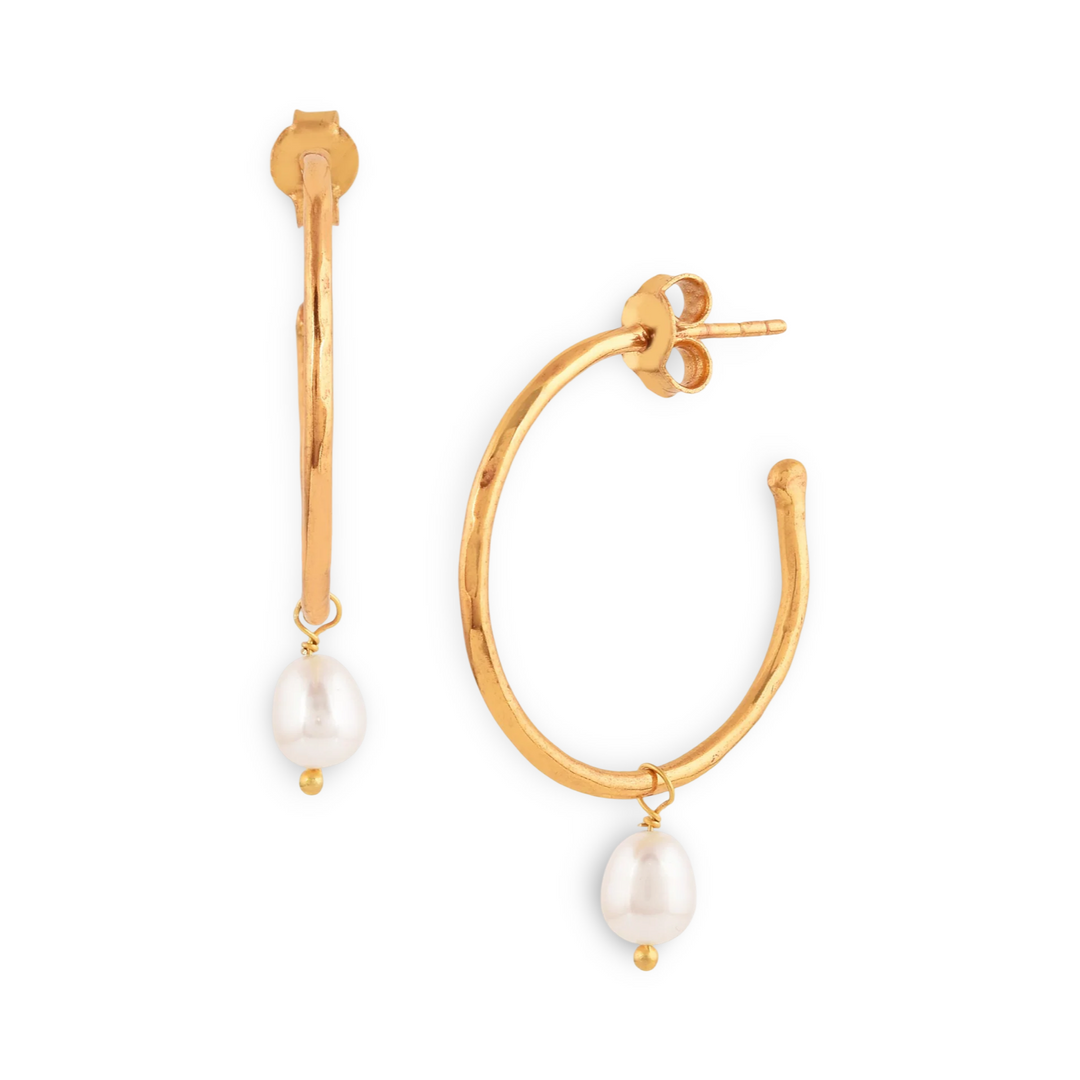 Boucles d'oreilles créoles plaquées or avec pendentifs en perles