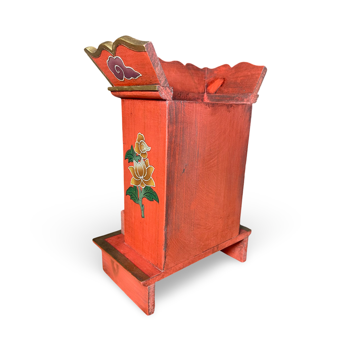 Tibetischer Schrein mit Dharmarad und Hirschen