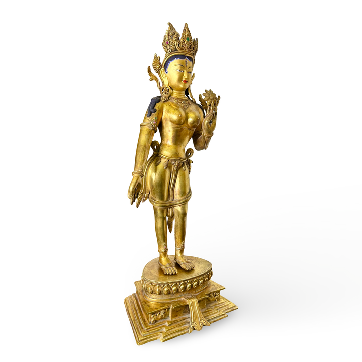 Grande statua di Tara Bianca, splendidamente realizzata e dorata a fuoco